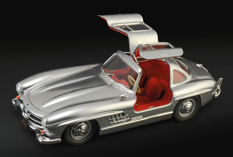 Italeri Model Cars 1/16 Mercedes Benz 300SL Gullwing Car Kit